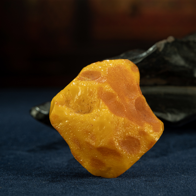 动手打磨&mdash;精品俄罗斯天然原矿蜜蜡琥珀大原石满蜜满肉吊坠手把件