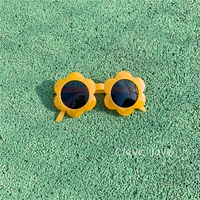 Коричневый цветок