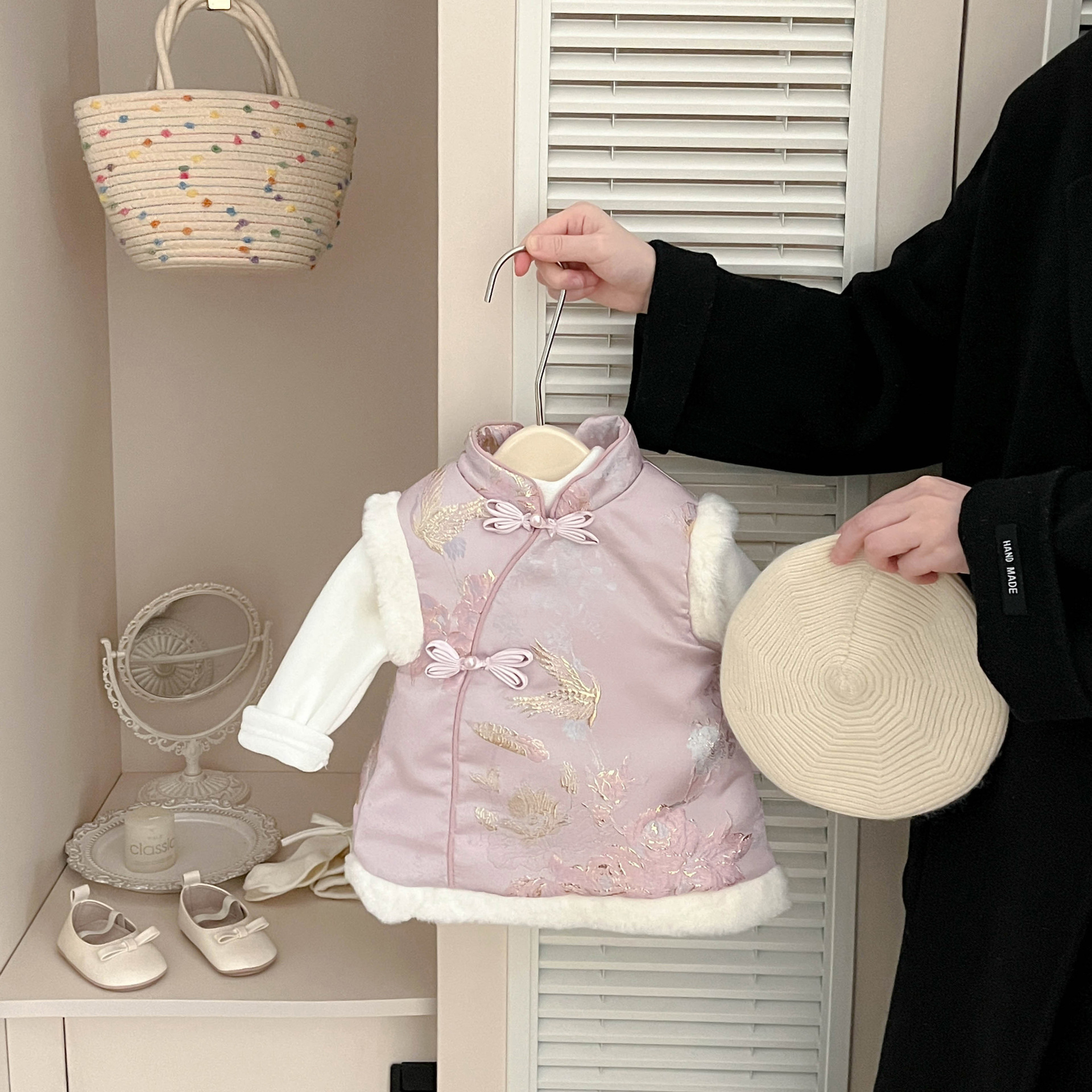 汉服女童连衣裙秋冬装宝宝周岁衣服夹棉儿童唐装中国风过年拜年服