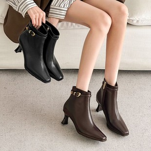 一代佳人方头高跟短靴女2025秋冬季新款时尚百搭粗跟皮带扣马丁靴
