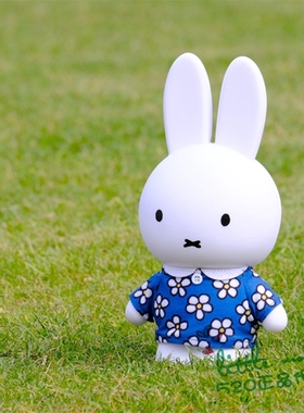 日本代购 Miffy米菲兔 穿蓝色花衣 可爱公仔摆件存钱罐储蓄罐