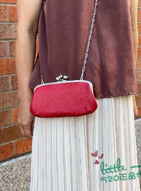 日本代购 HelloKitty凯蒂猫 职人手作 蛙口牛皮斜挎包长款钱包