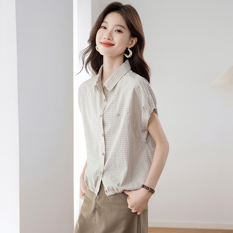 短袖休闲格子衬衫女2025夏装新款妈妈时尚洋气减龄小个子棉麻上衣