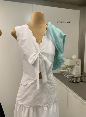 WGWE十三行女装2026夏季新款法式V领花边系带修身背心式连衣长裙