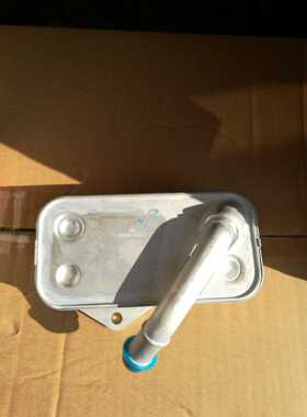 适用于宝马320 520 318 X5 X3 E46 E60 E70 E90机油散热器