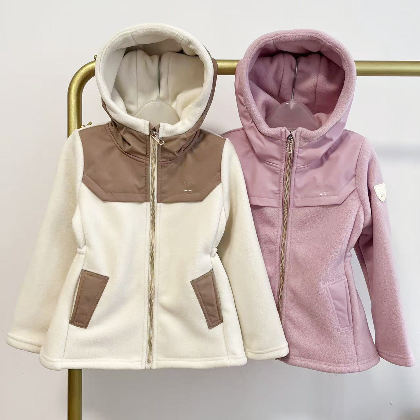 秋冬新款女童洋气时尚拼色连帽抗静电摇粒绒厚款保暖收腰休闲外套