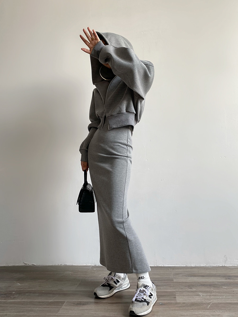 ACUPSTUDIO JIANG YOUSHANG 스포츠 및 레저 정장 에어 코튼 루즈 후드 티셔츠 서스펜더 스커트 여성용 투피스 세트