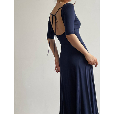 后背系带收腰露背长款连衣裙