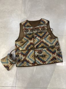 高品质复古民族风含羊毛马甲女2025秋冬新款宽松百搭背心配斜挎包