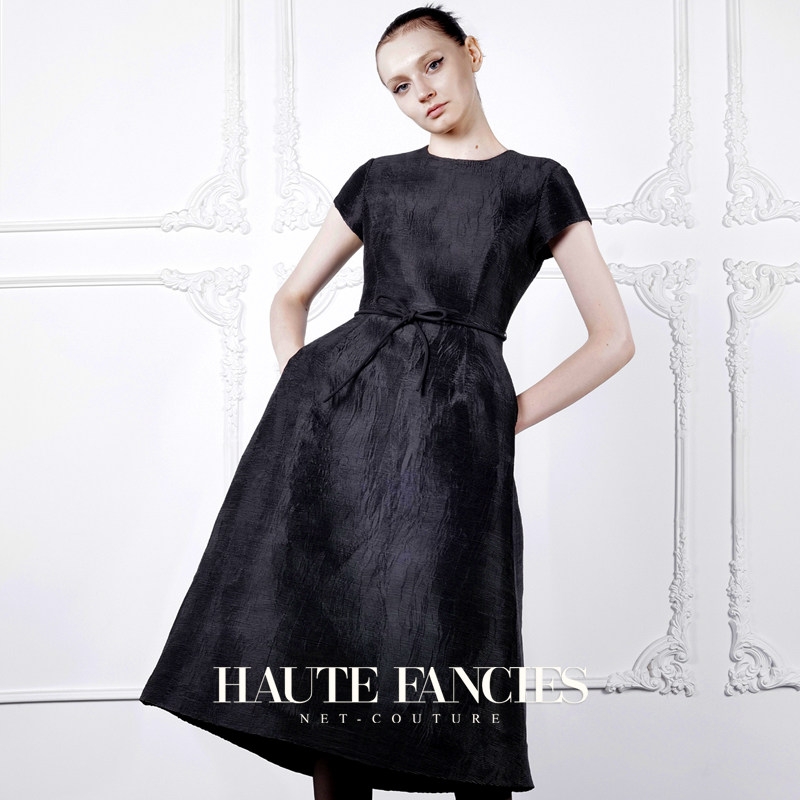 小黑裙 HAUTE FANCIES后构想 | 黑色高密褶圆领收腰连衣裙25早秋