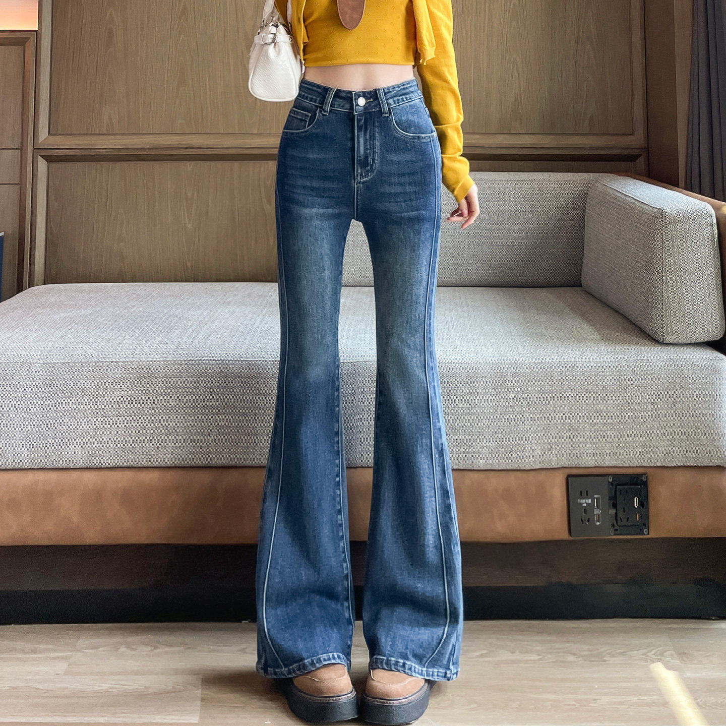 黑色微喇牛仔裤女学生秋季款高腰修身显瘦百搭弹力马蹄喇叭裤子