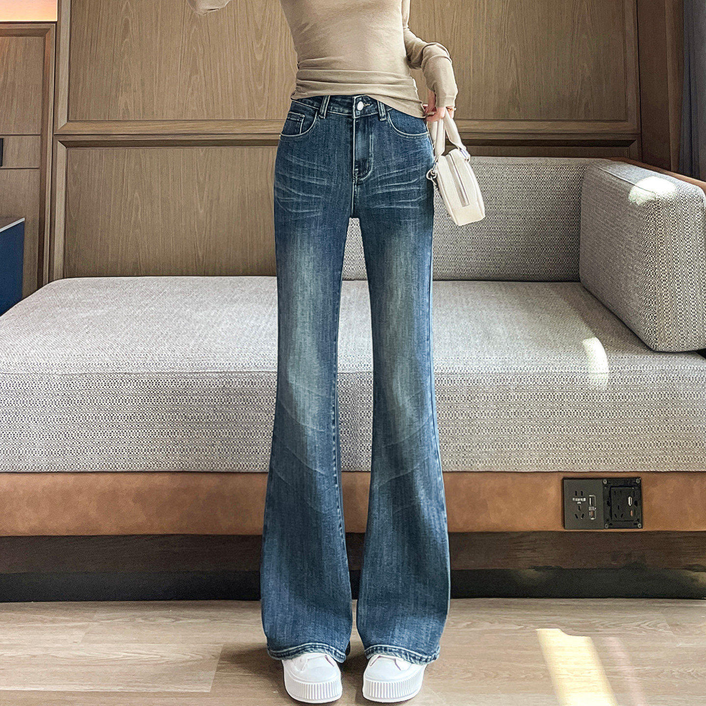 微喇牛仔裤女学生春秋新款修身高腰显瘦弹力水洗复古马蹄喇叭裤子