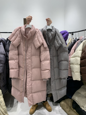 欧洲站超长款粉色羽绒服