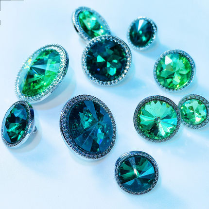 绿色钻扣金属镶钻圆形小香风复古爆闪针织毛衣开衫衬衣彩色水晶扣