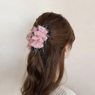 粉色温柔甜美气质抓夹泡泡纱云朵发夹后脑勺中号鲨鱼夹半扎卡秋冬