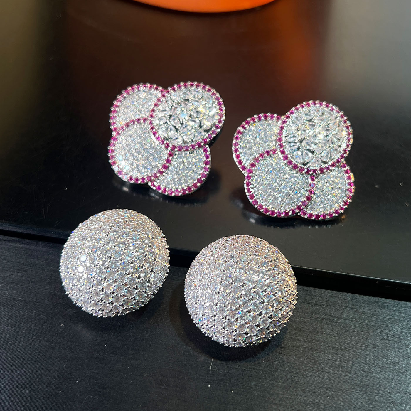 新款超闪微镶锆石球形时髦耳钉女s925银针欧美气质个性感耳环