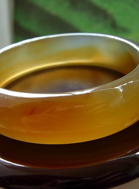 纯天然俏色巴西玛瑙玉髓纹理手镯