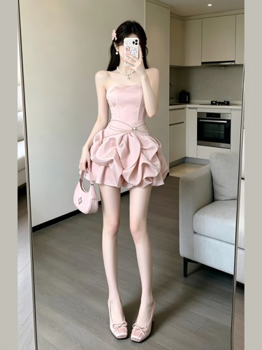 粉色抹胸花苞收腰显瘦公主礼服