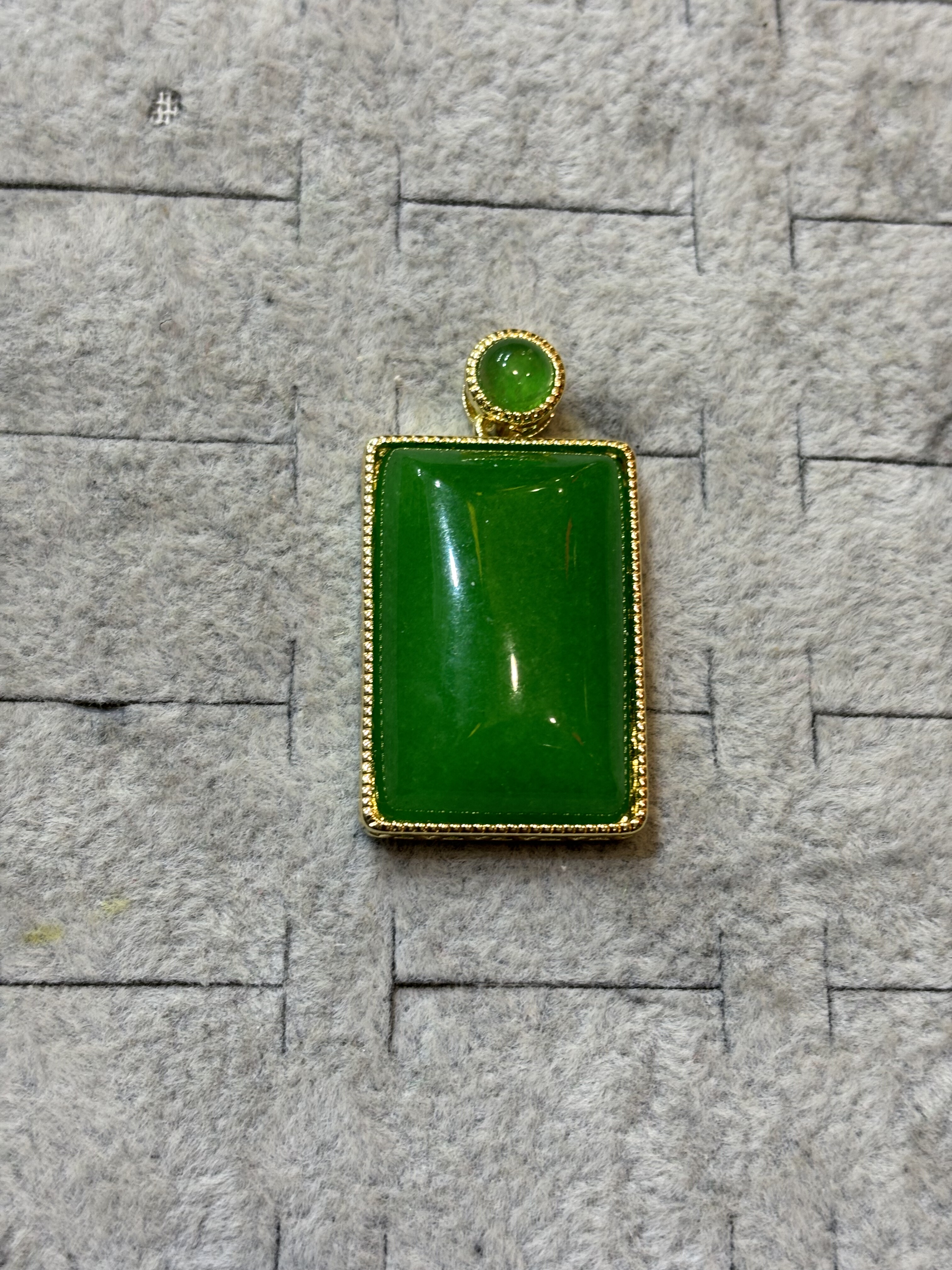 天然缅甸A货翡翠冰种满绿无事牌吊坠时尚精致款玉坠玉石送链项链