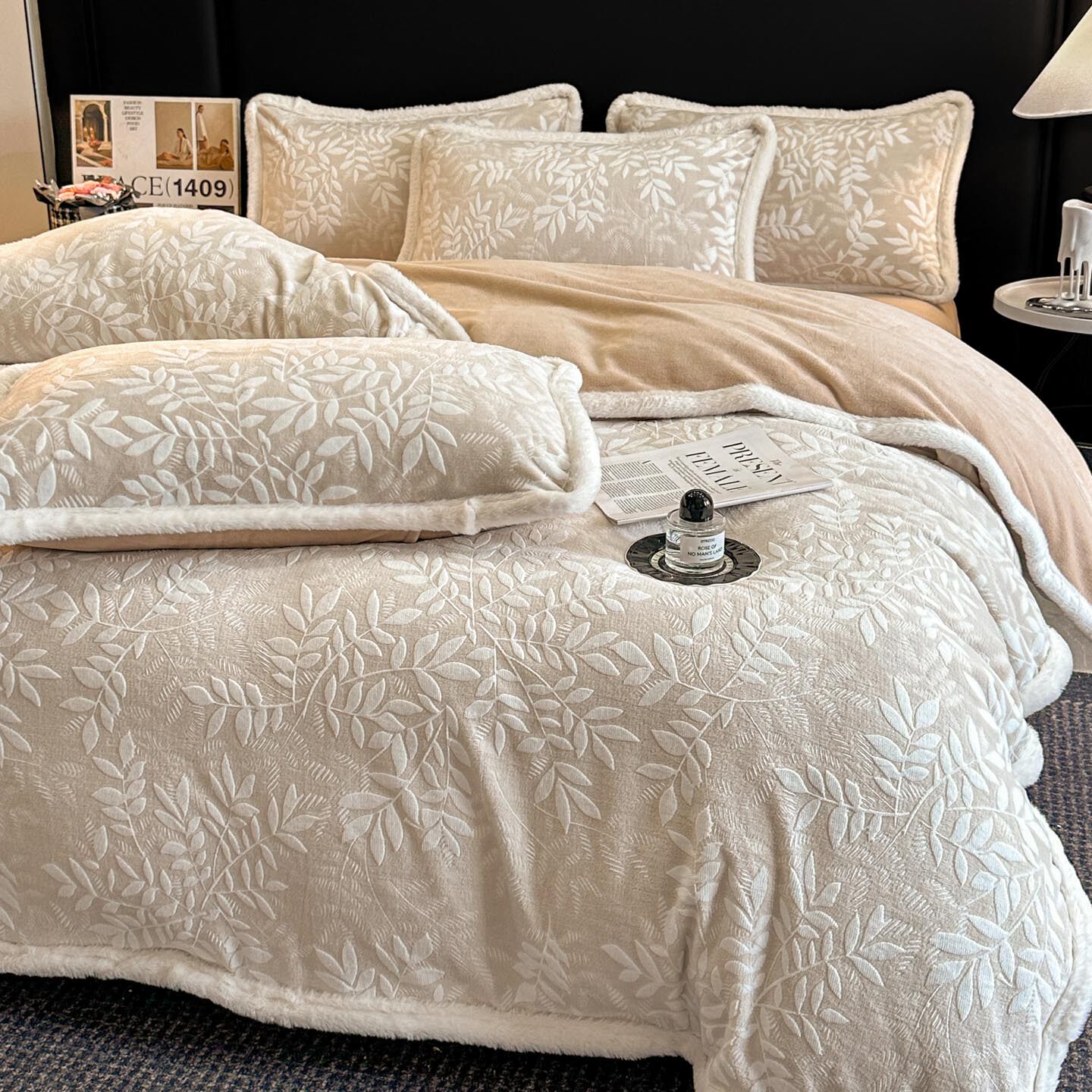 冬季雕花绒高克重牛奶绒毛绒床品四件套珊瑚绒被套加绒加厚三件套