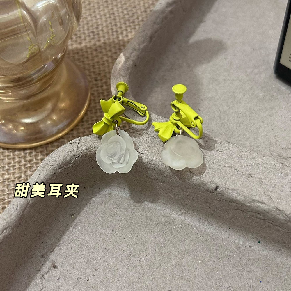 仙气甜美显白绿色蝴蝶结玫瑰耳环