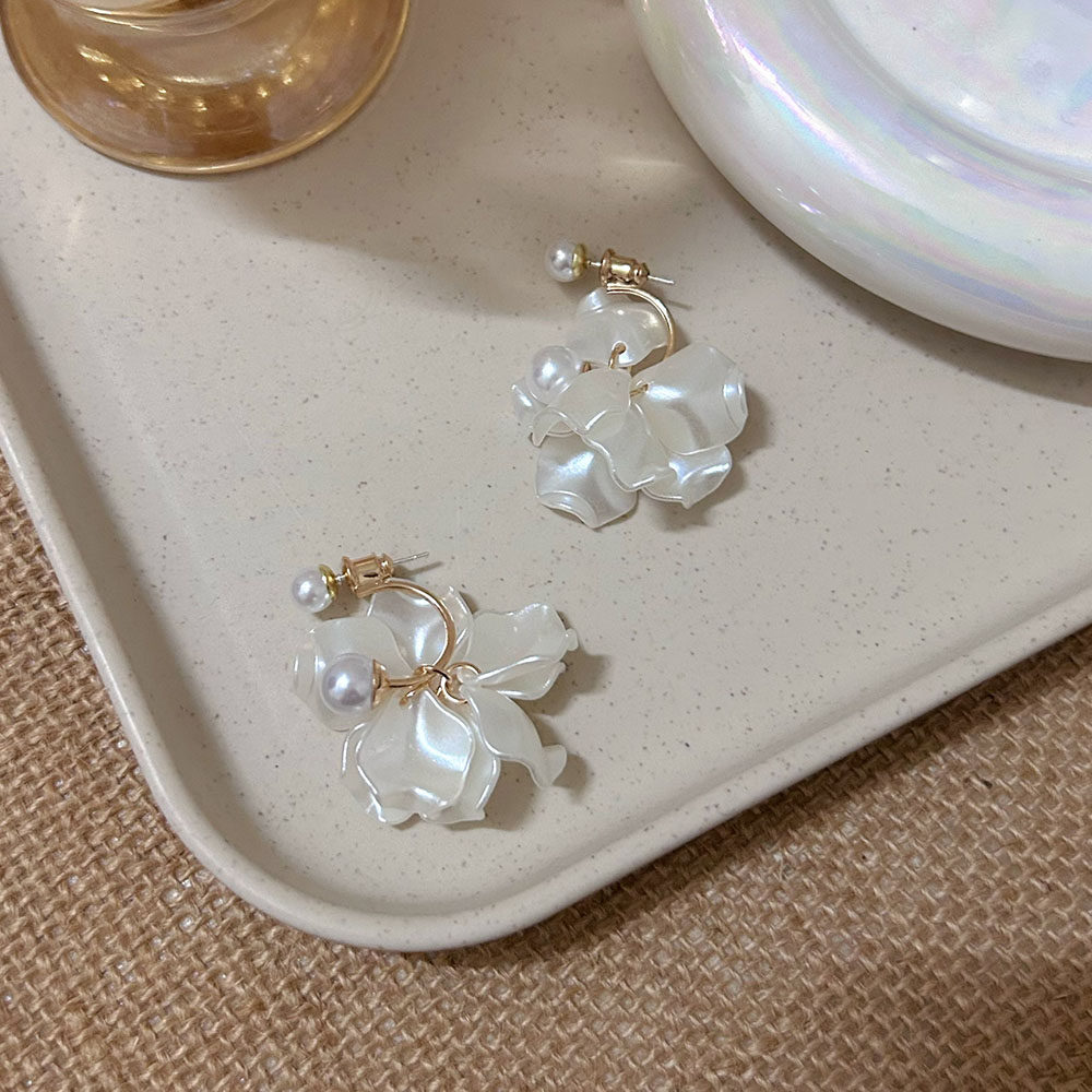 纯欲度假风温柔仙气白色花朵耳环