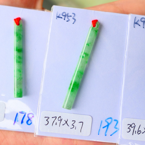 【木古口十】天然缅甸玉A货翡翠 冰种阳绿翡翠灵管翎管吊坠挂件