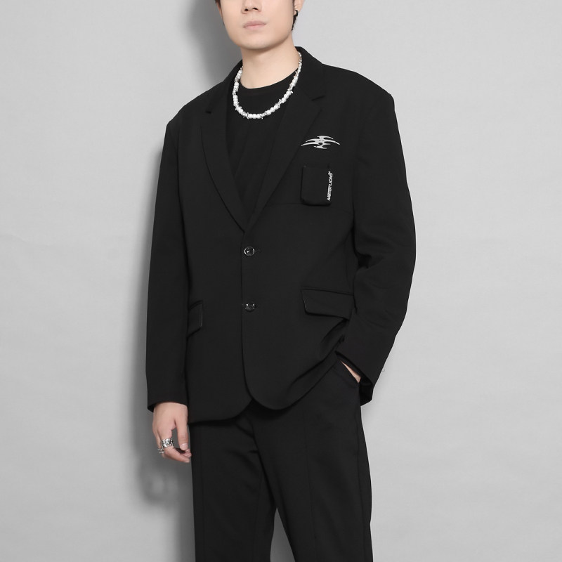口袋装饰设计黑色西装外套男士