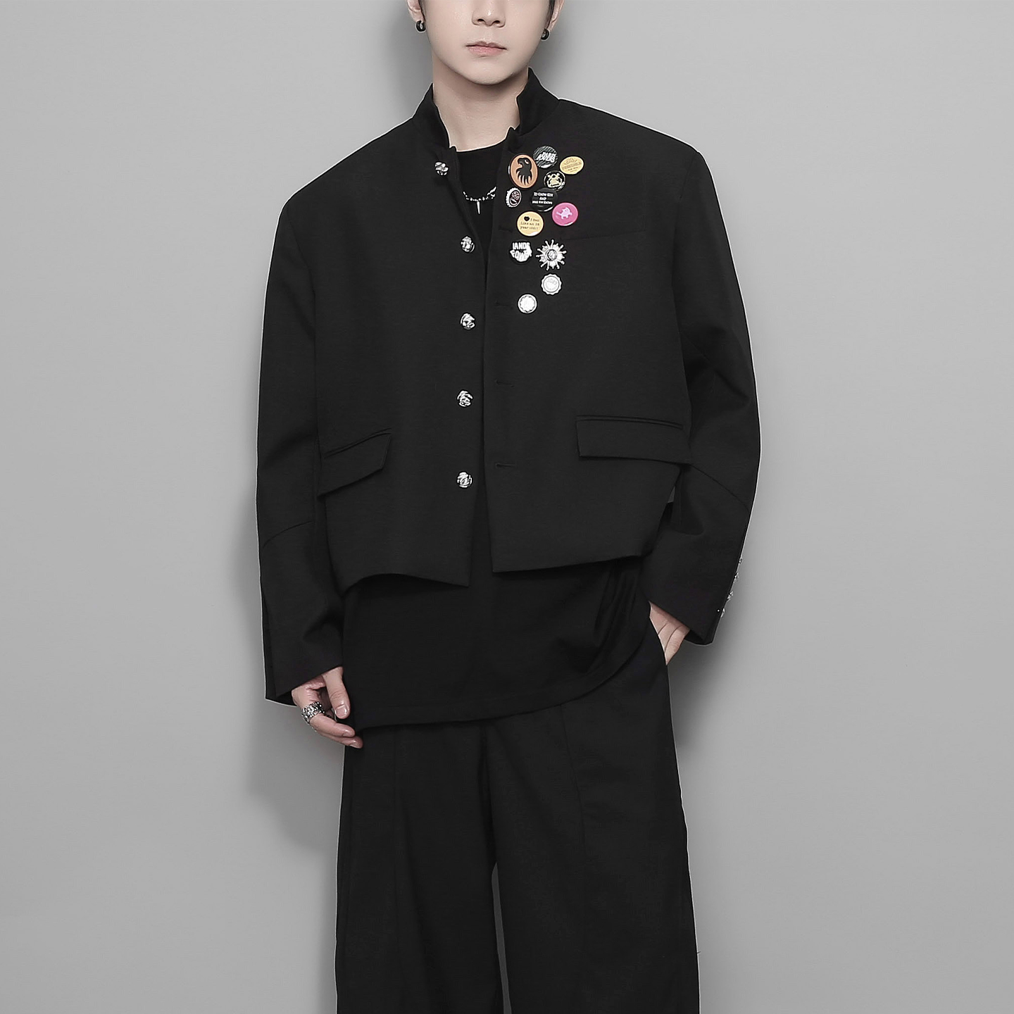 艺术徽章装饰设计痞帅宽松西装男