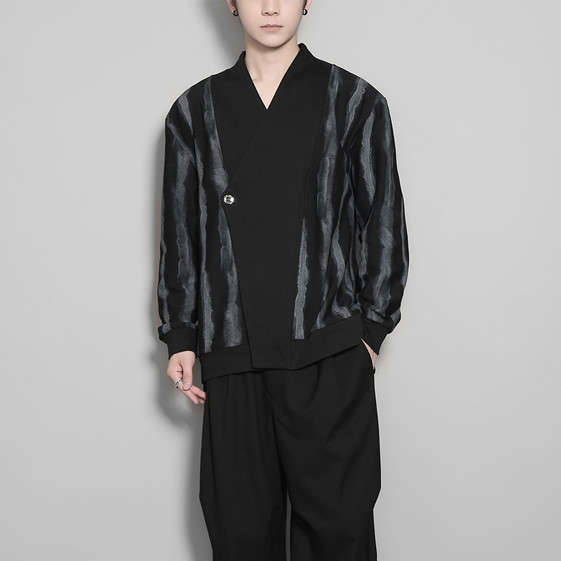 艺术印花不规则斜扣设计感卫衣