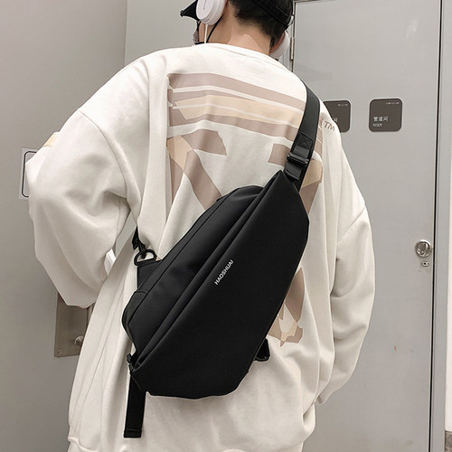 休闲男士胸包旅行单肩斜挎包防水