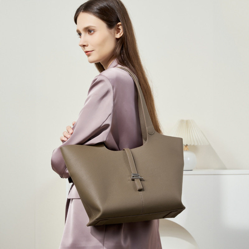 普洛克正品款头层牛皮风铃托特包女大容量通勤手提单肩真皮女包包