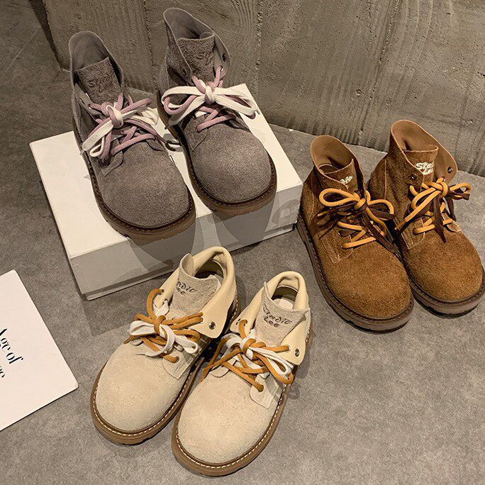2025秋冬新款内增高4cm时髦大圆头撞色双鞋带短筒工装风马丁靴女