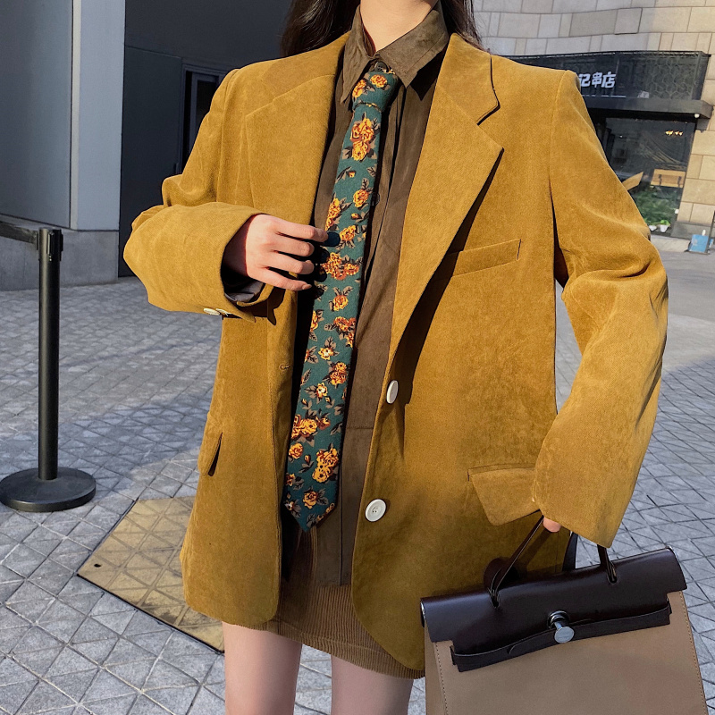 Real price retro suit coat + suede work shirt + Retro Tie + A-line skirt