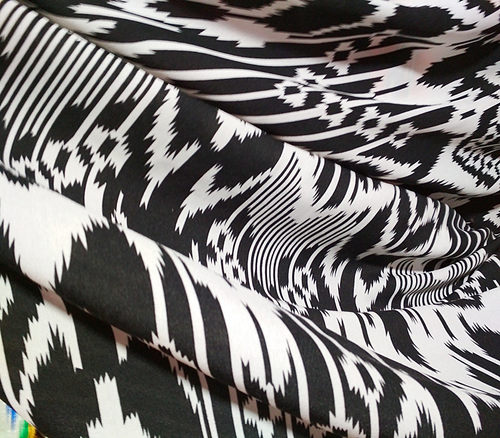 新疆民族服饰维吾尔族特色艾德莱斯绸布料宽幅1米50CM弹性料子