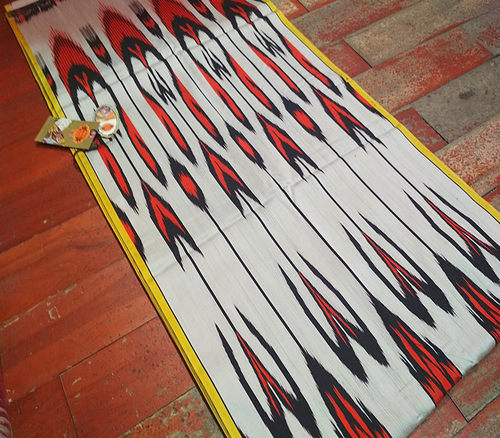 新疆民族特色维吾尔族手工真丝艾德莱斯绸布料宽幅40厘米新品