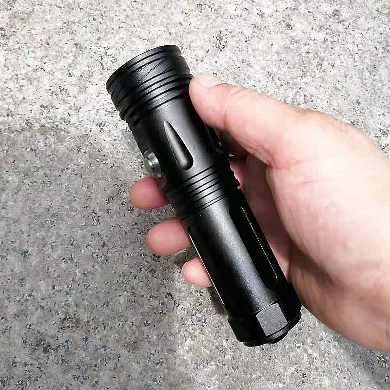 潜水手电筒进口CREEL2t6黄白光暴雨骑行赶海观光家用应急强光手电