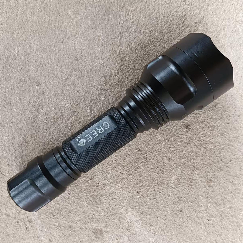 C8型强光手电筒进口正品creeQ5灯珠聚光远射铝制耐磨露营维修骑行