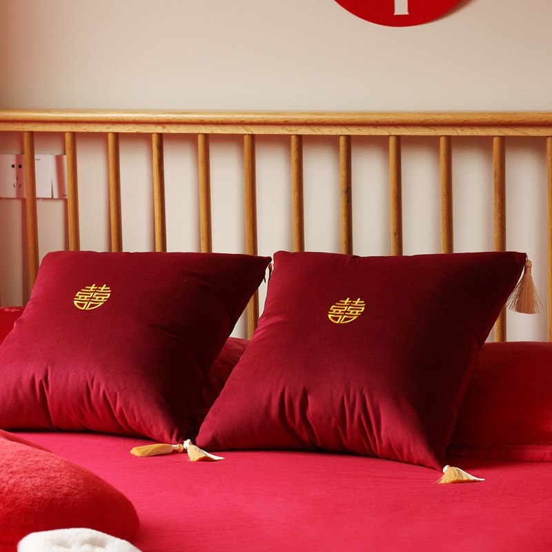 中国风红色喜字丝绒抱枕喜庆婚礼新家卧室布艺靠枕新中式沙发靠垫,居家布艺,靠垫/抱枕,淘宝优惠券,粉丝福利购,淘宝优惠卷