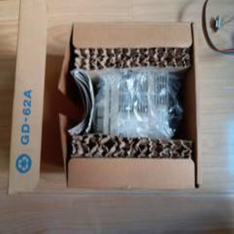 伺服驱动器R7D-AP04H R7M-A40030-BS1-D 伺服电机现货包邮