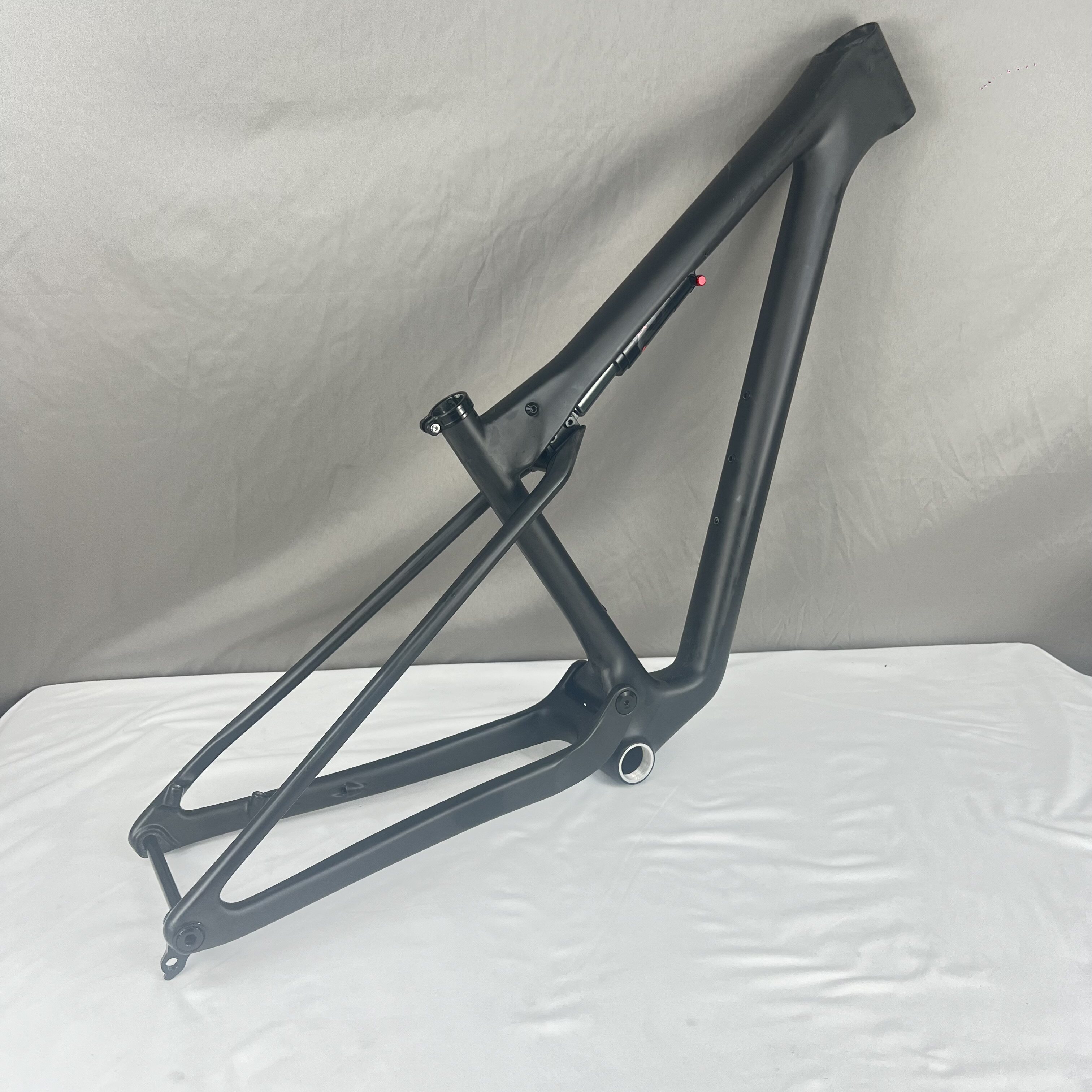 EPIC WC XC 碳纤维软尾山地车架29er UDH EPS 148boost T1000碳布