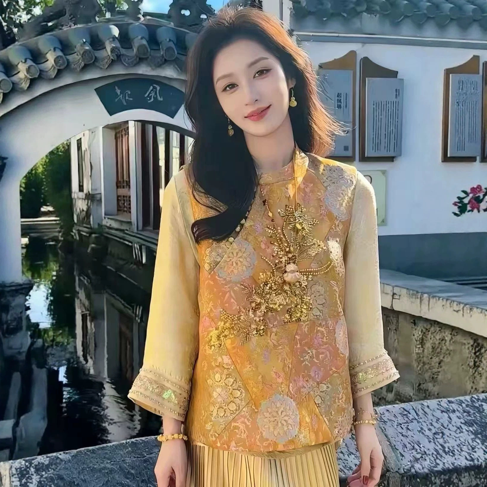 园园美衣风人丝提花古法绣钉珠轻奢马甲复古高级感无袖坎肩马夹女图片