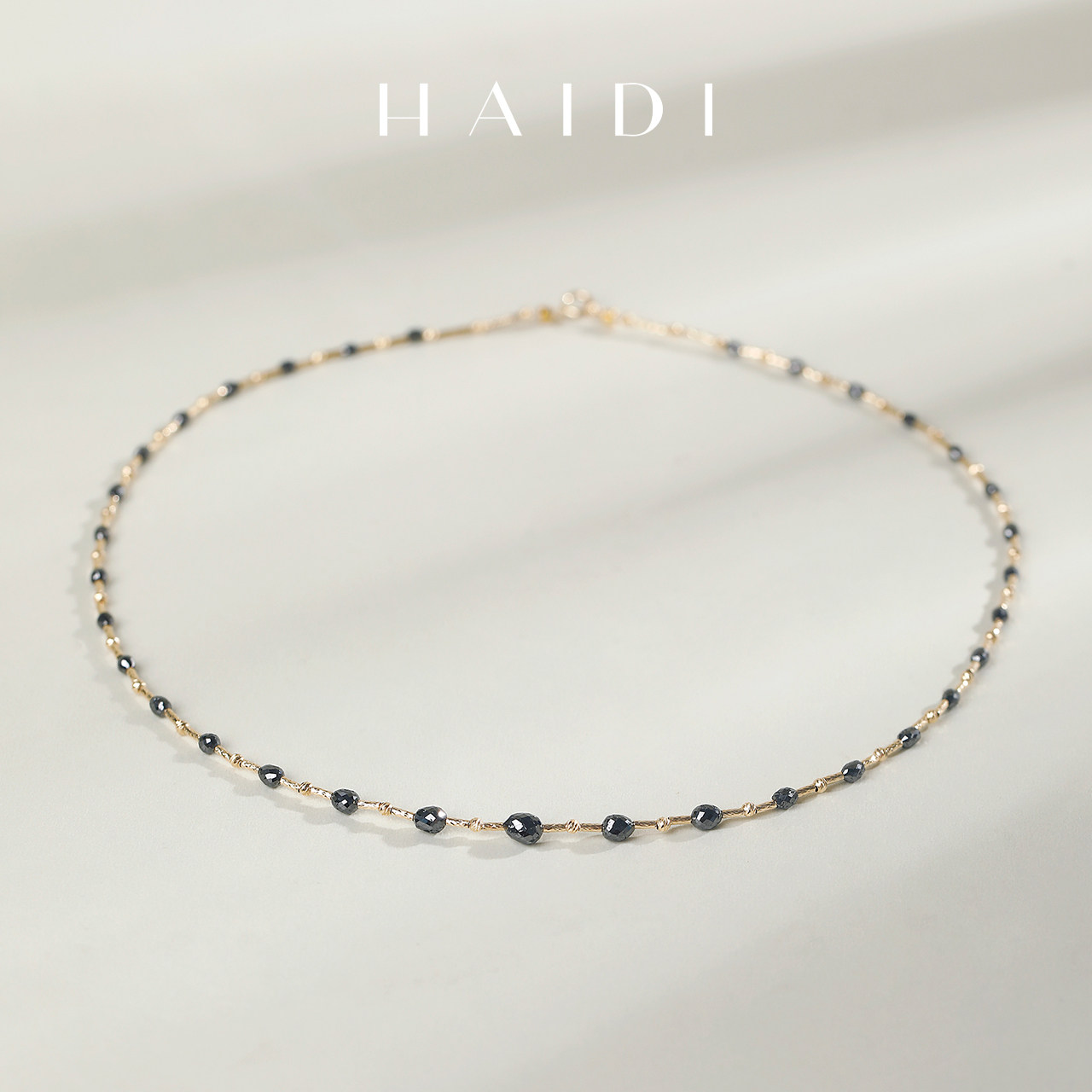 海蒂珠宝 夜色 2-3mm米形黑钻设计款项链 18K金彩宝锁骨链礼物女