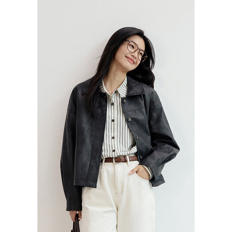 小个子黑色皮衣外套女