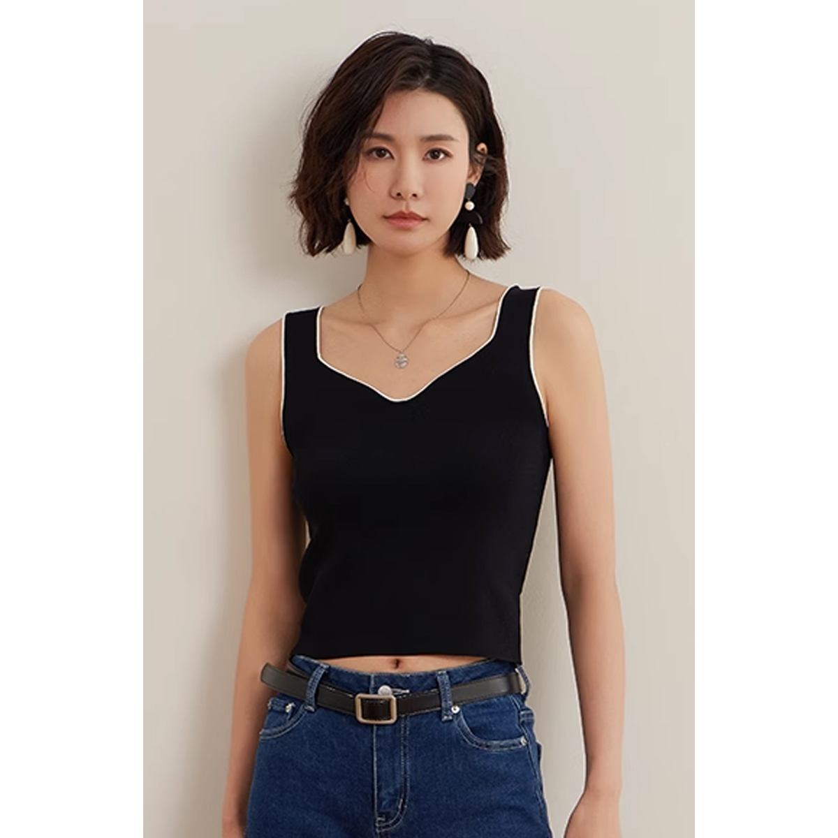 弥古黑色方领吊带背心女夏季外穿薄款宽肩带针织内搭打底短款上衣