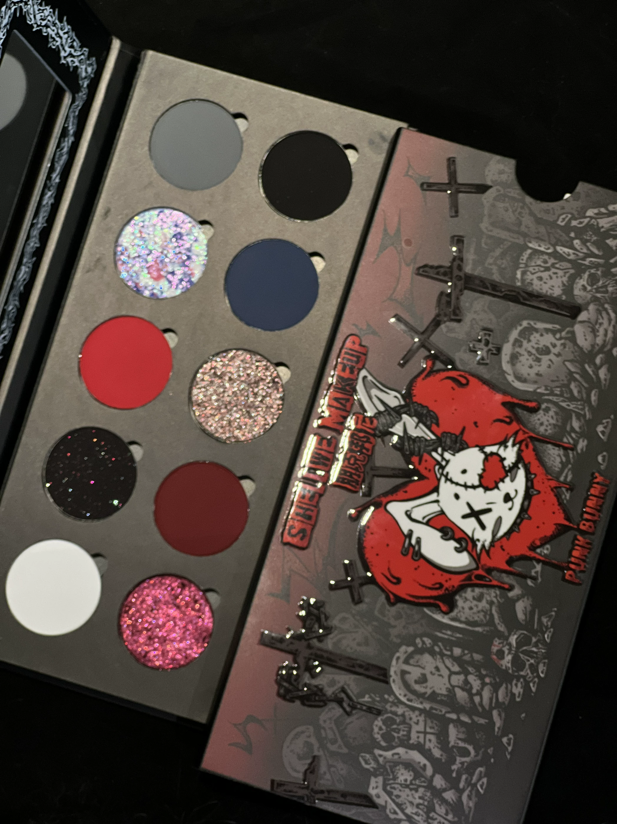 Eyeshadow Palette Shellwe Makeup x Freya86 Punk Bunny Polarized, multi-shade glitter & matte set