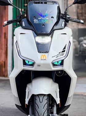 适用五羊本田NWG150夜光猫眼睛装饰贴纸摩托车头高达拉花改装配件