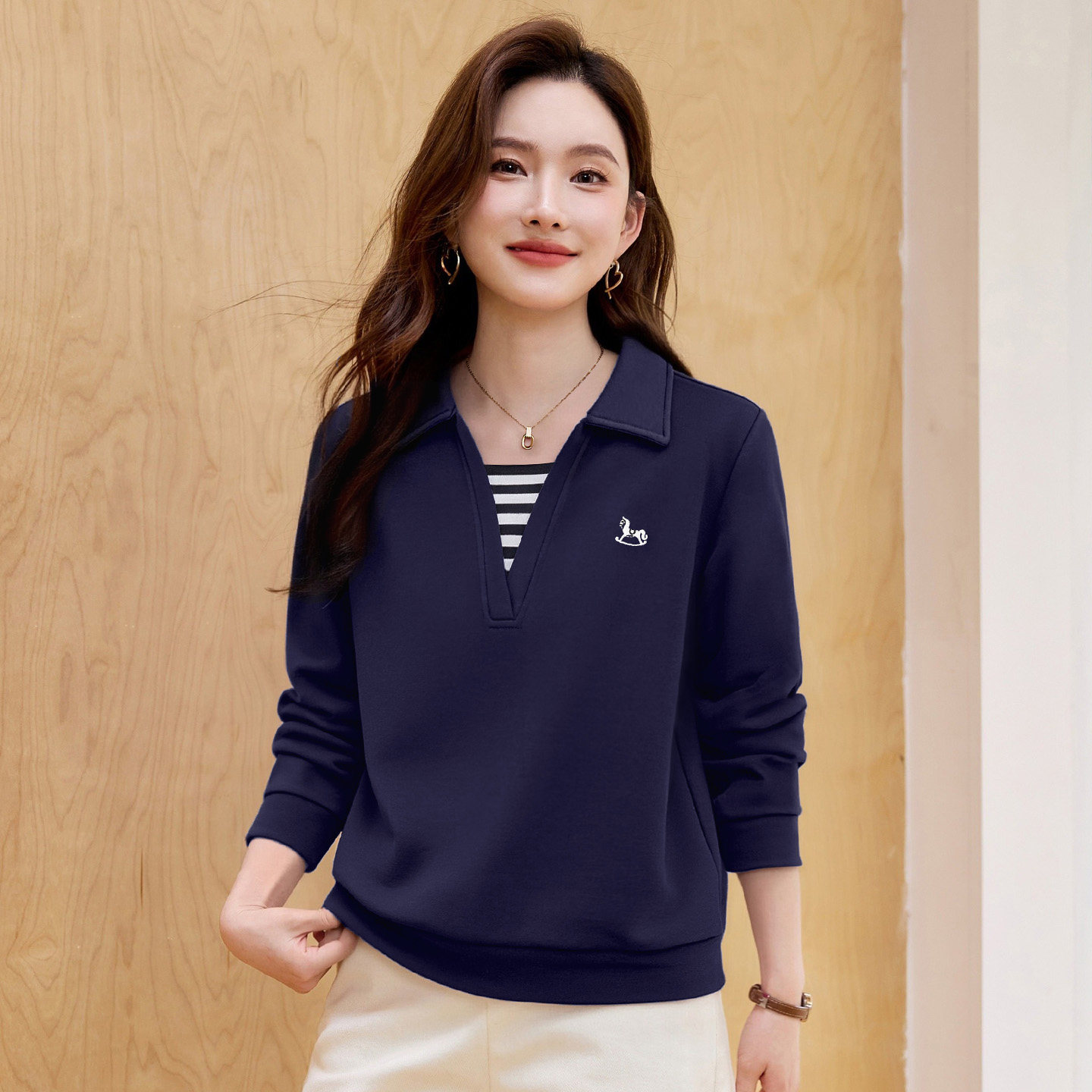 正肩春装薄款女士卫衣2026新款春秋爆款时尚洋气翻领女装休闲上衣