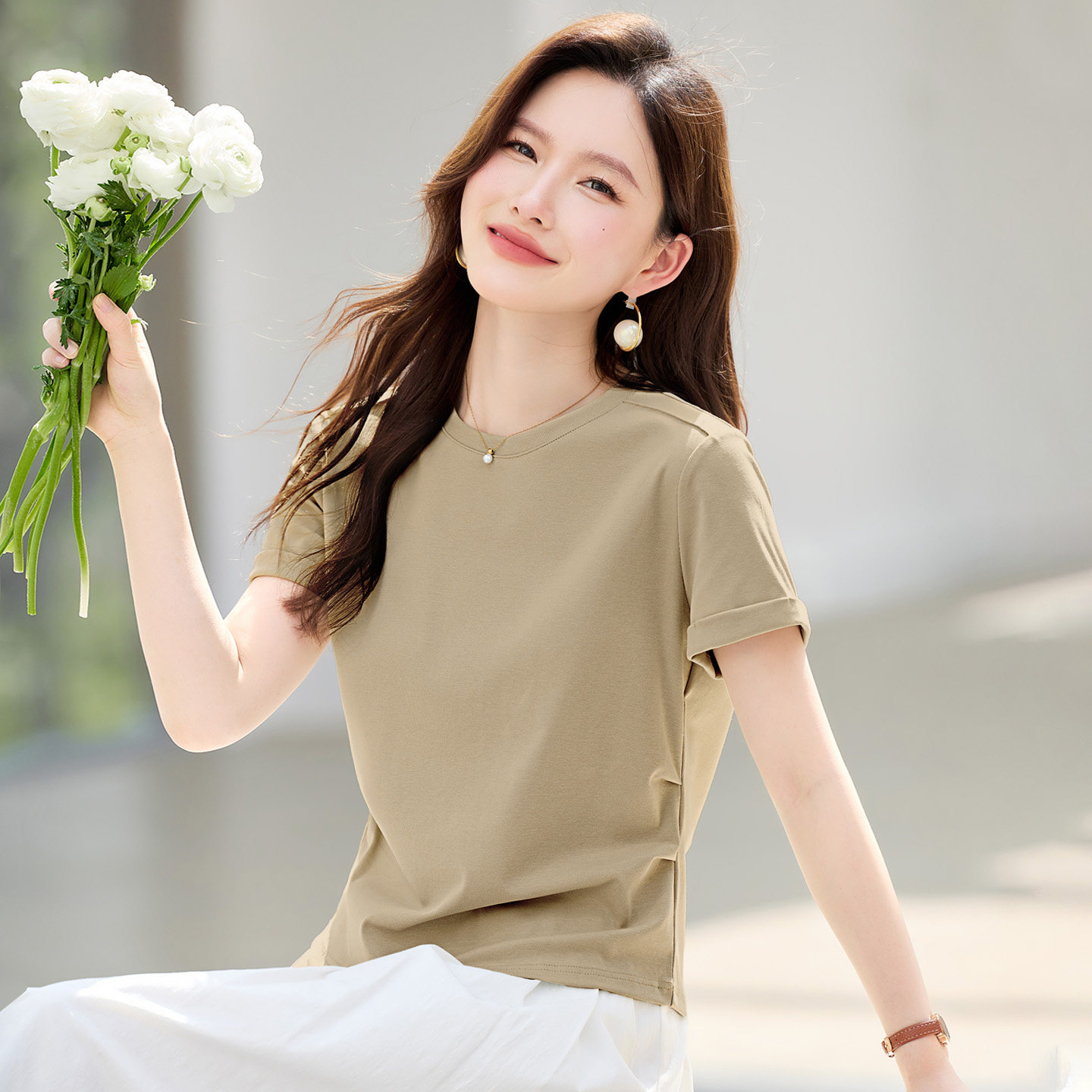 正肩短袖t恤女2026新款夏季爆款修身高级女装冰茶色洋气减龄上衣
