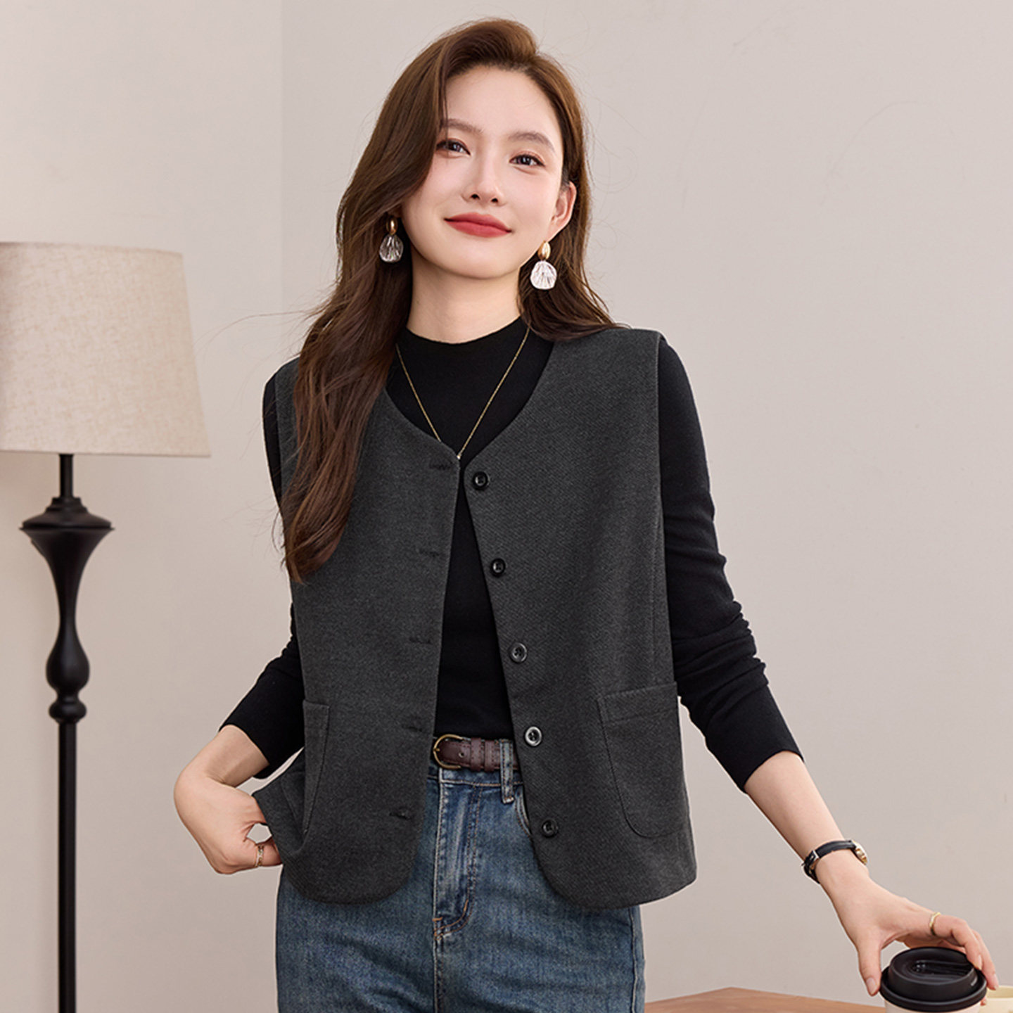 女士马甲秋冬外穿2025新款流行爆款洋气保暖叠穿内搭马夹背心外套